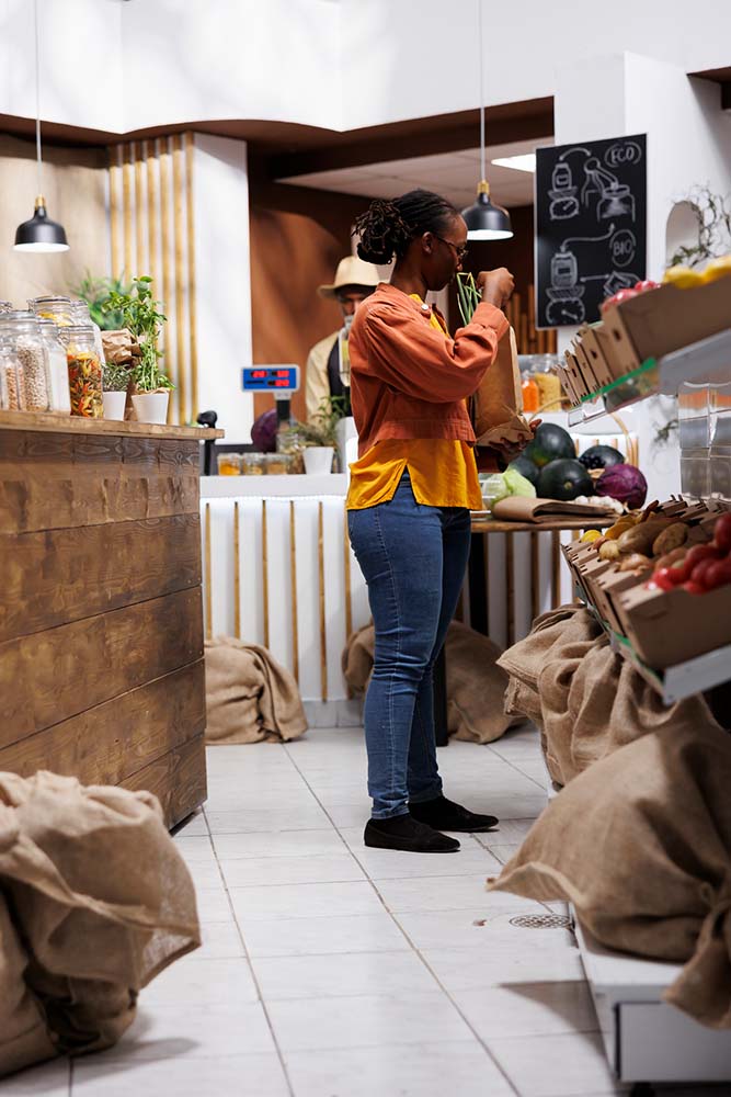 Cómo maximizar el espacio en tiendas de alimentación pequeñas